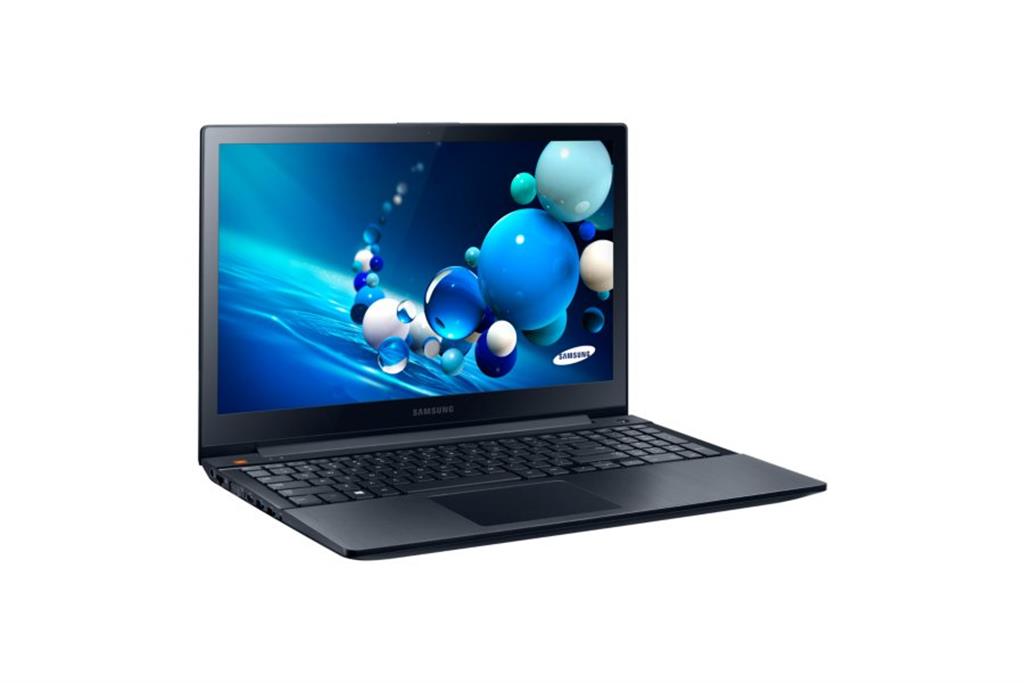 SAMSUNG NP870Z5E INTEL I7 3635QM 2.4GHZ/8GB/DISCO 1TB/15.6"/W8 CONSUMO/VIDEO 2GB/BLACK
WEB CAM, RED 