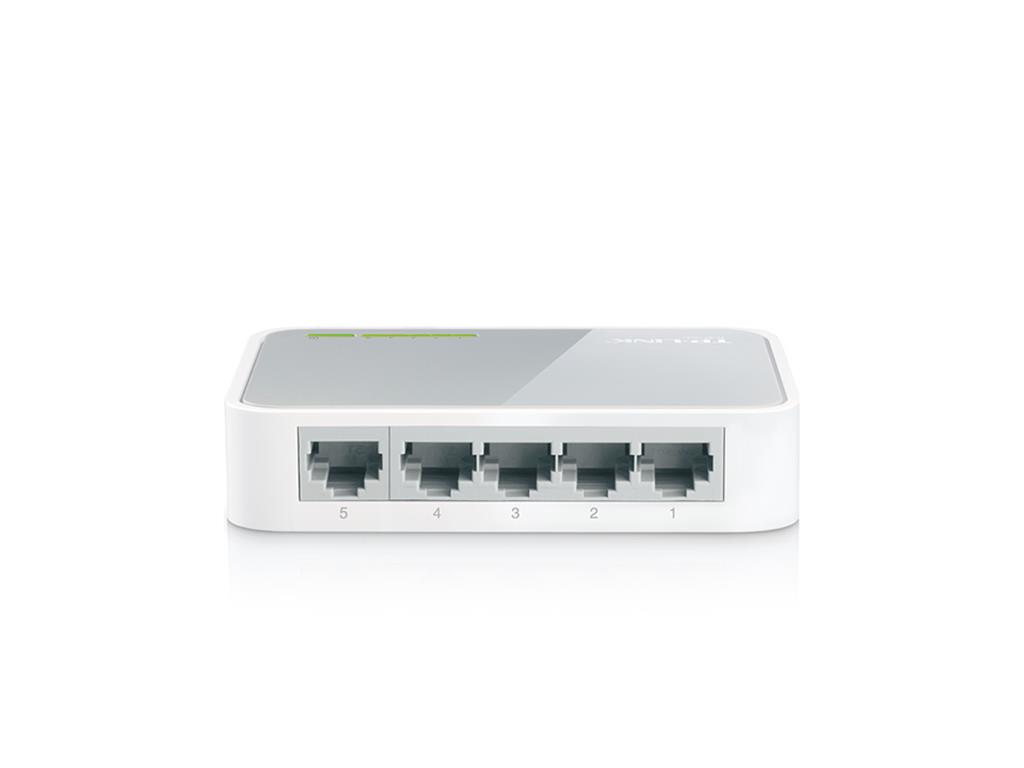 Switch de sobremesa con 5 puertos a 10/100 Mbps (C